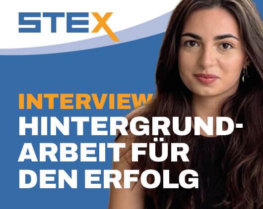 Porträtfoto von Ani Shalikashvili mit dem STEX-Logo und der Headline „Interview – Hintergrundarbeit für den Erfolg“ auf blauem Hintergrund.