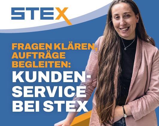 Mariami Katamidze vom STEX-Kundenservice vor blauem STEX-Hintergrund mit der Aufschrift „Fragen klären, Aufträge begleiten: Kundenservice bei STEX“.